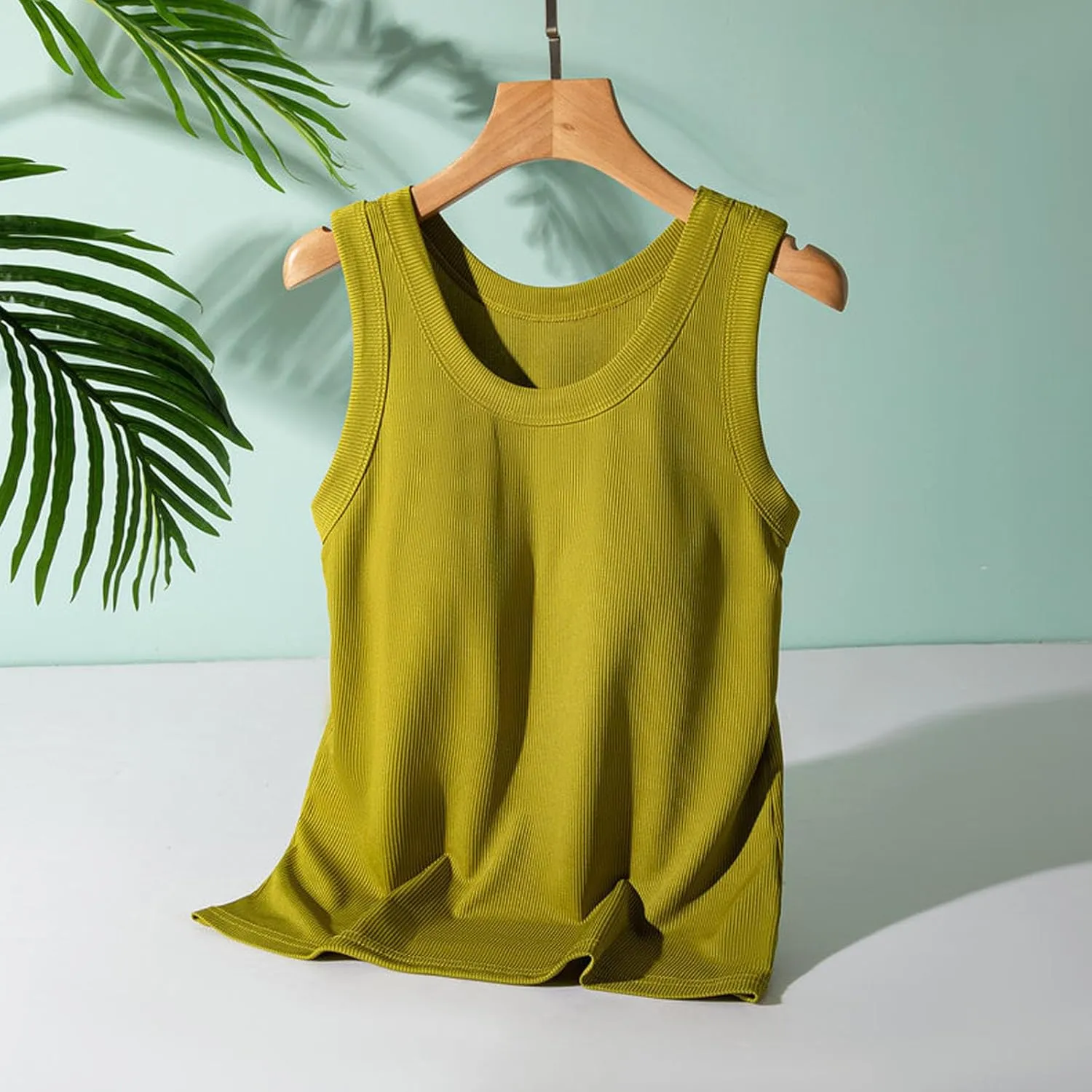 2025 Womens Ribbed Cami Tank Tops Built in Bra Padded Camisole Sleeveless Stretch Slim Fit Lounge Layer Daily Wear