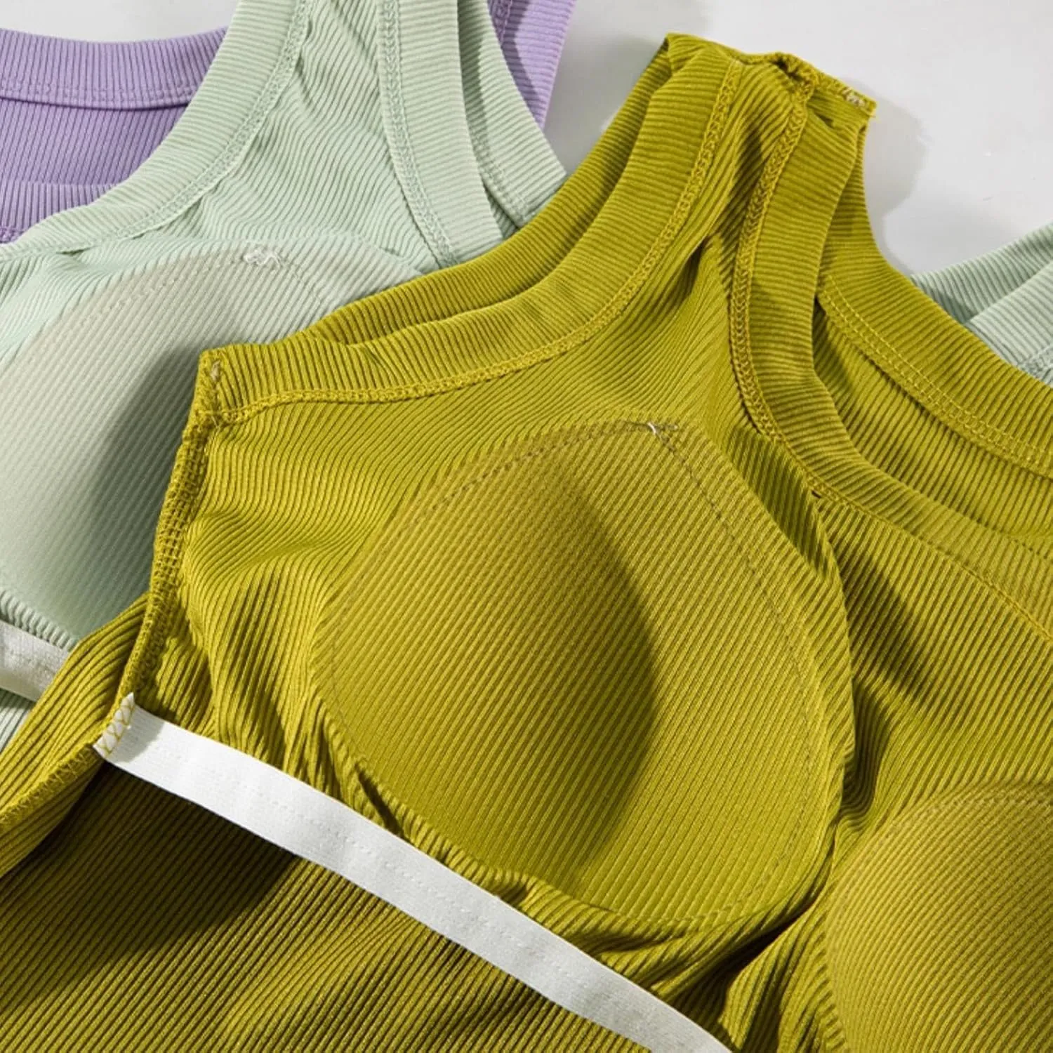 2025 Womens Ribbed Cami Tank Tops Built in Bra Padded Camisole Sleeveless Stretch Slim Fit Lounge Layer Daily Wear