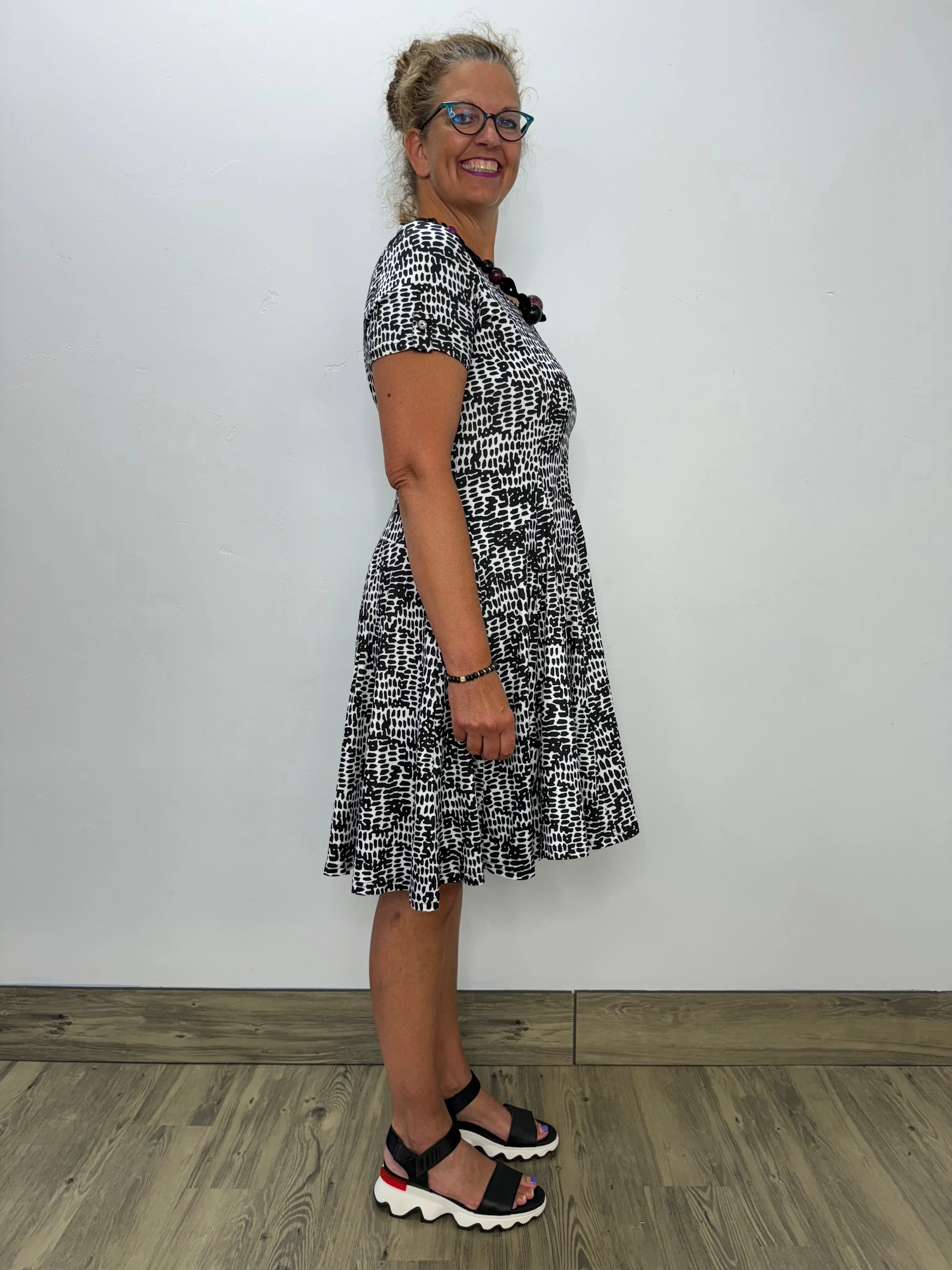 Black and White Short Sleeve Bubble Dress