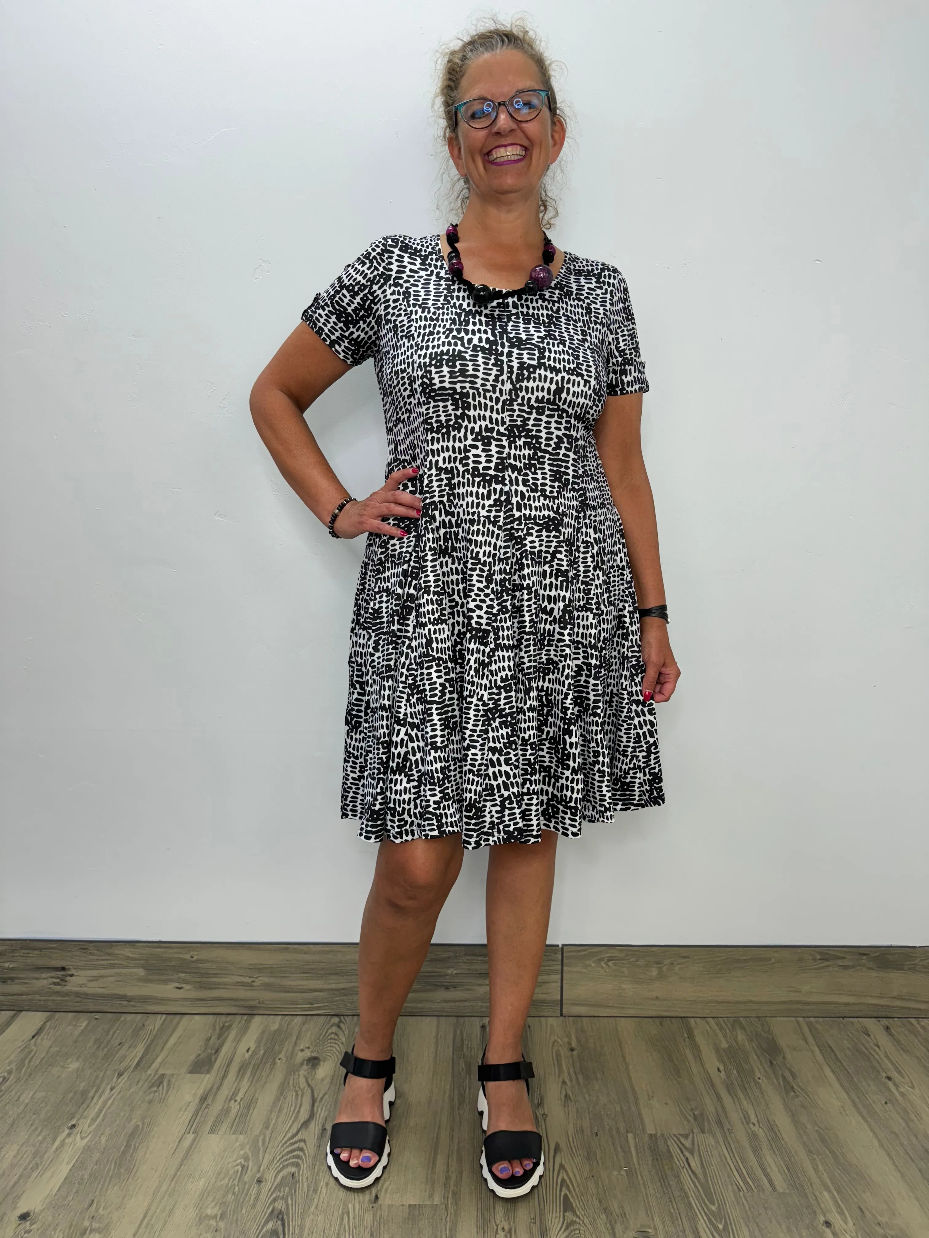 Black and White Short Sleeve Bubble Dress