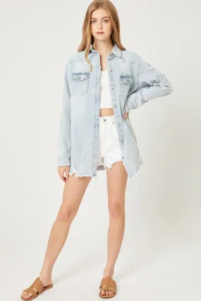 *OVERSIZED DENIM SHIRT JACKET LIGHT WASH